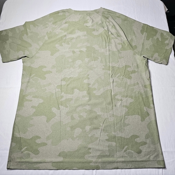 RHONE Men's Reign Camouflage Army Military Green Performance T-Shirt  size XL - Picture 2 of 7
